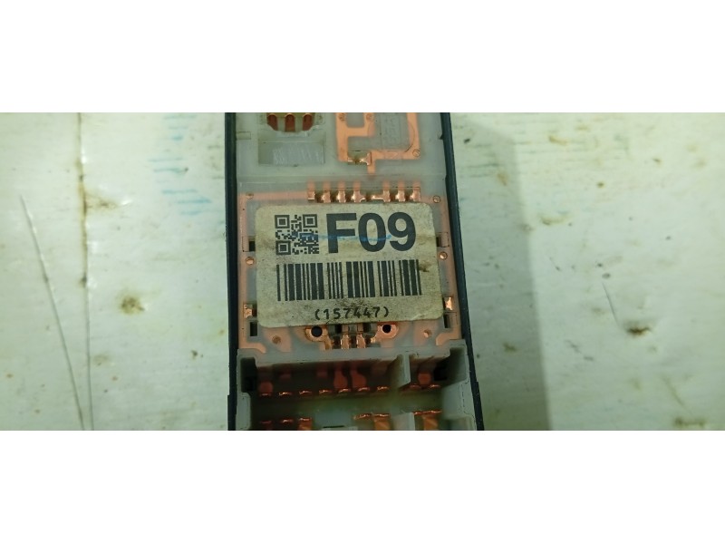 MANDO ELEVALUNAS DELANTERO IZQUIERDO 157447  - imagen 2