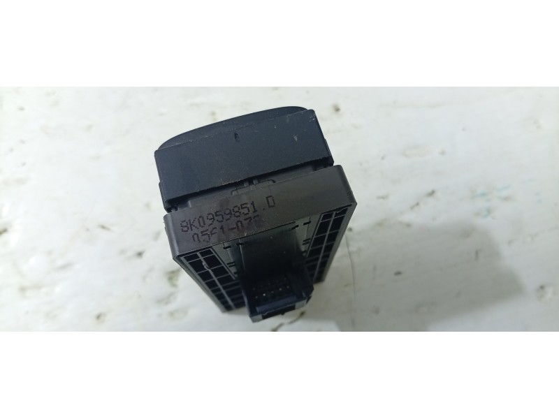 MOTOR ELEVALUNAS DELANTERO IZQUIERDO 8K0959851D  - imagen 2