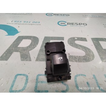 MANDO ELEVALUNAS DELANTERO DERECHO 93575J7000 