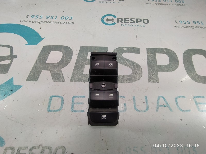 MANDO ELEVALUNAS DELANTERO IZQUIERDO 93570J7100  - imagen 1