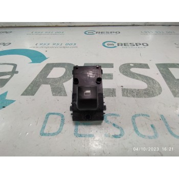 MANDO ELEVALUNAS TRASERO DERECHO 40B5221500 