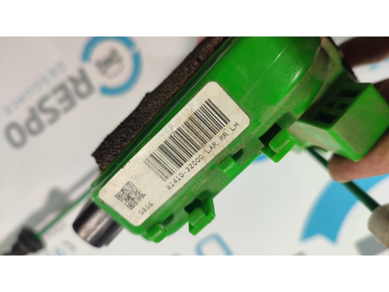 CERRADURA PUERTA TRASERA IZQUIERDA 814103Z000  - imagen 3