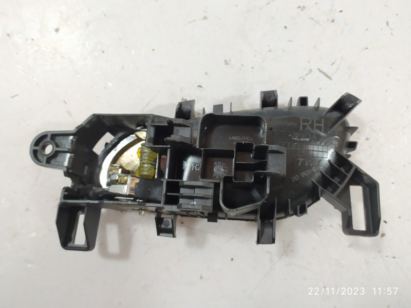 MANETA INTERIOR TRASERA DERECHA 806704EA1A  - imagen 2