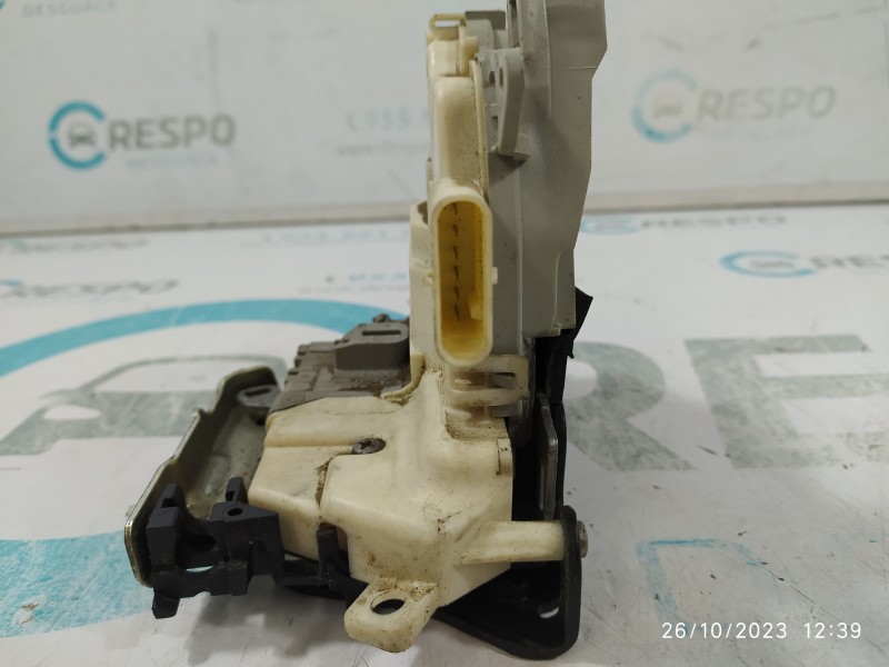 CERRADURA PUERTA TRASERA DERECHA 8K0839016C  - imagen 3