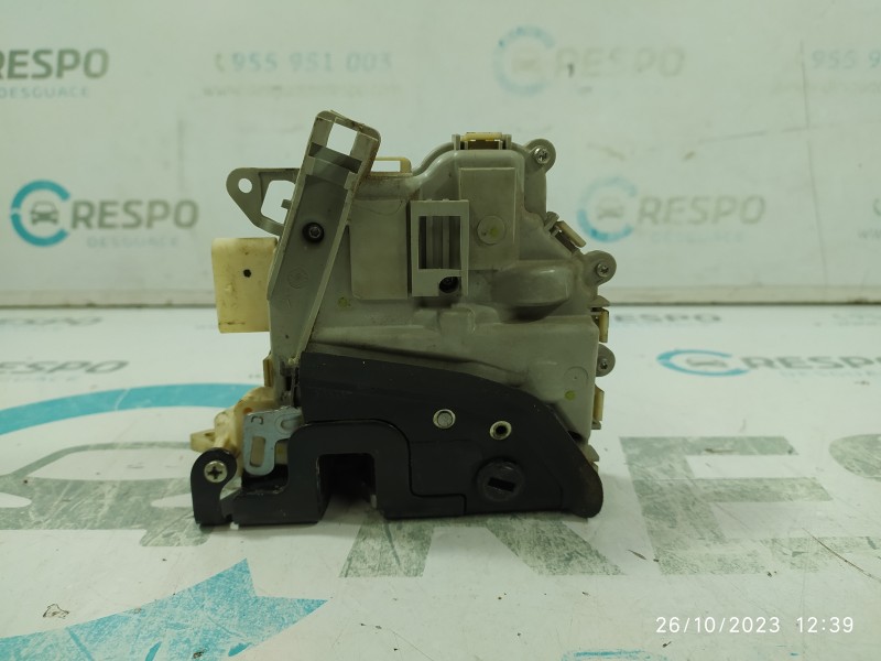 CERRADURA PUERTA TRASERA DERECHA 8K0839016C  - imagen 4