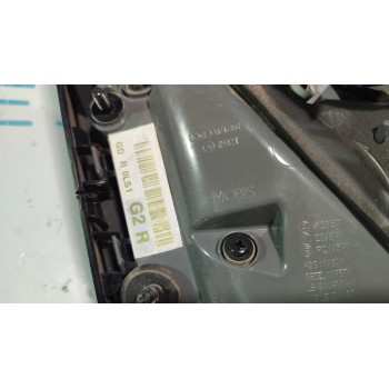 PILOTO TRASERO DERECHO INTERIOR 92404A50  - miniatura 4