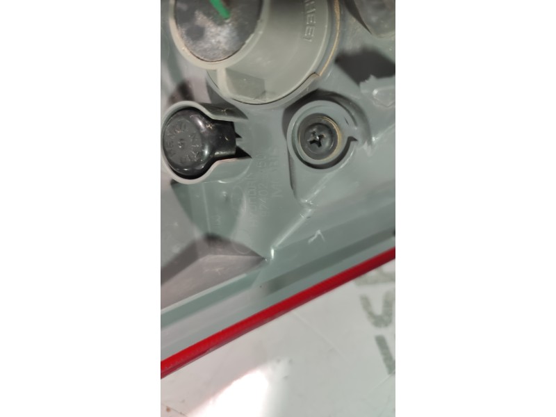 PILOTO TRASERO DERECHO 92402A50  - imagen 2