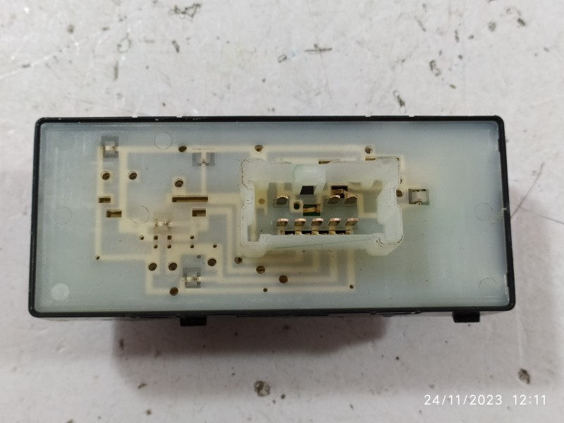 MANDO ELEVALUNAS DELANTERO DERECHO  - imagen 2