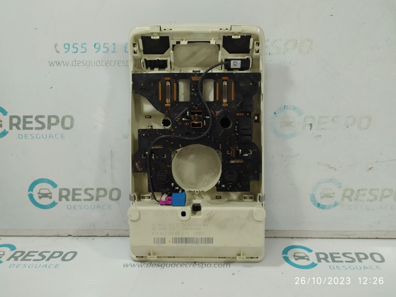 LUZ INTERIOR 8T0947135BF  - imagen 3