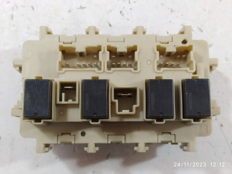 CAJA RELES / FUSIBLES 4EB0C  - imagen 2