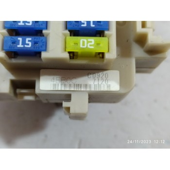 CAJA RELES / FUSIBLES 4EB0C  - miniatura 3