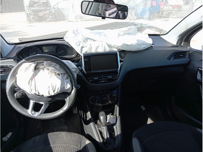 PEUGEOT 208 - imagen 2