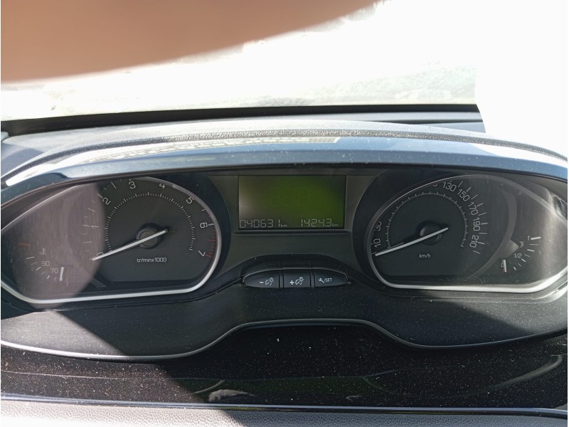 PEUGEOT 208 - imagen 3