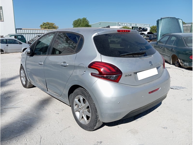 PEUGEOT 208 - imagen 6