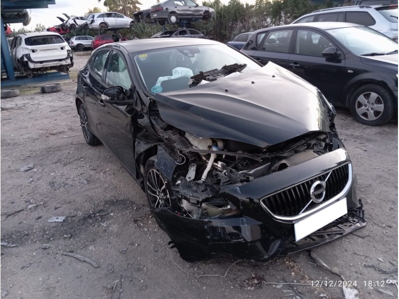 VOLVO V40 - imagen 1