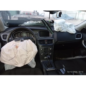 VOLVO V40 - miniatura 4
