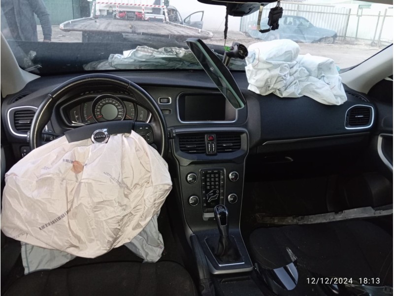 VOLVO V40 - imagen 4