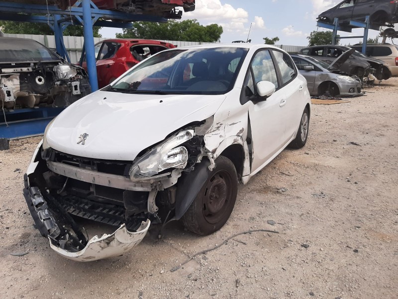 PEUGEOT 208 - imagen 4