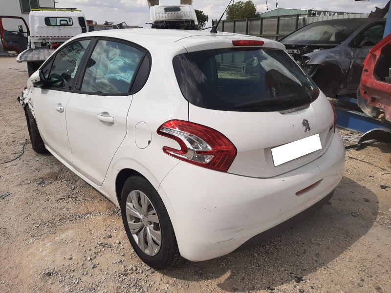 PEUGEOT 208 - imagen 5