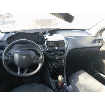 PEUGEOT 208 - miniatura 3