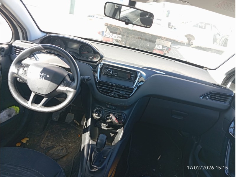PEUGEOT 208 - imagen 5
