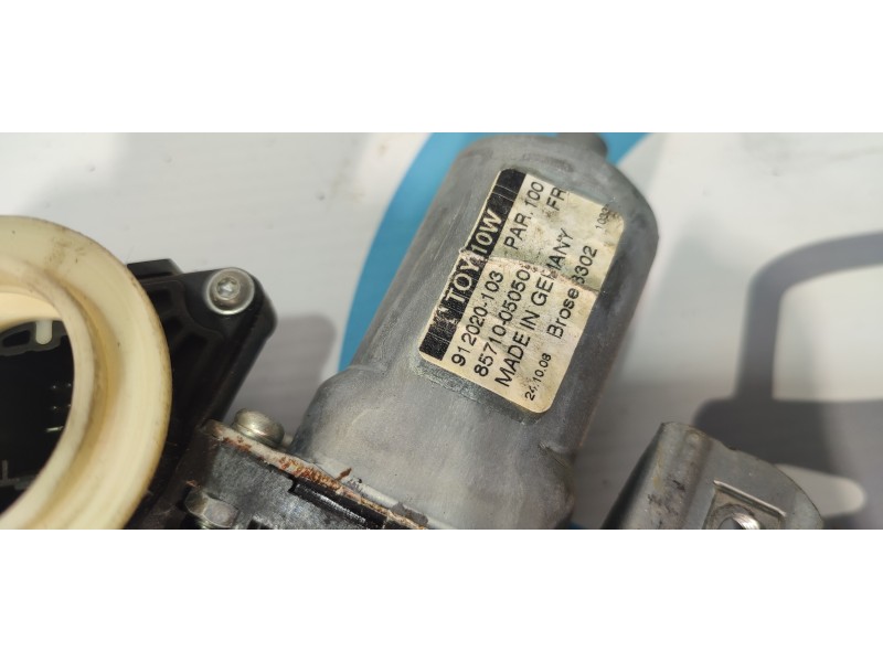 ELEVALUNAS DELANTERO DERECHO 8571005050  - imagen 2