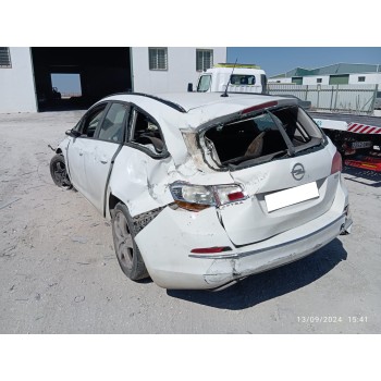 OPEL ASTRA J SPORTS TOURER - miniatura 2