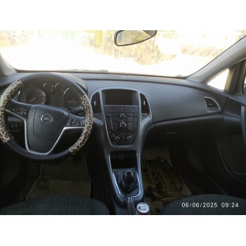 OPEL ASTRA J SPORTS TOURER - miniatura 3