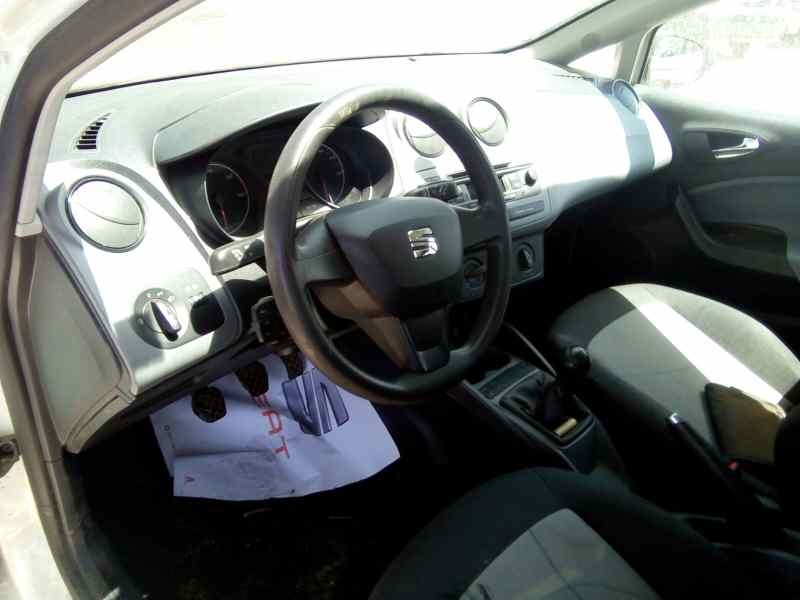 SEAT IBIZA (6J5) - imagen 2