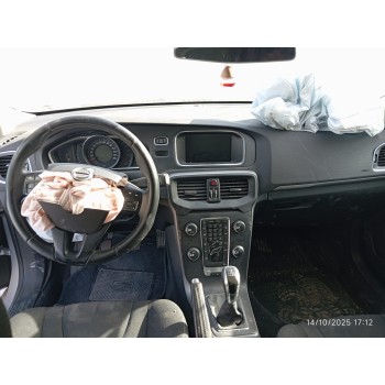 VOLVO V40 - miniatura 3