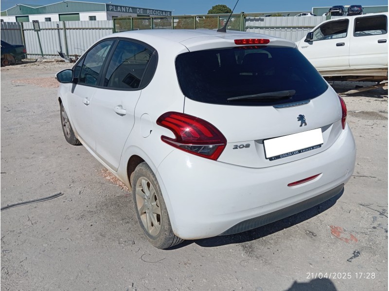 PEUGEOT 208 - imagen 3