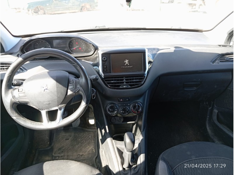 PEUGEOT 208 - imagen 4