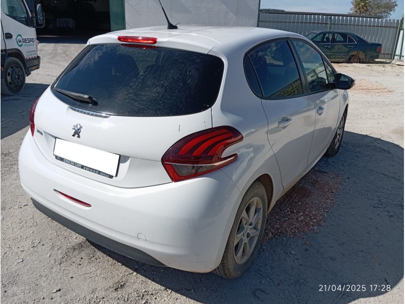 PEUGEOT 208 - imagen 5