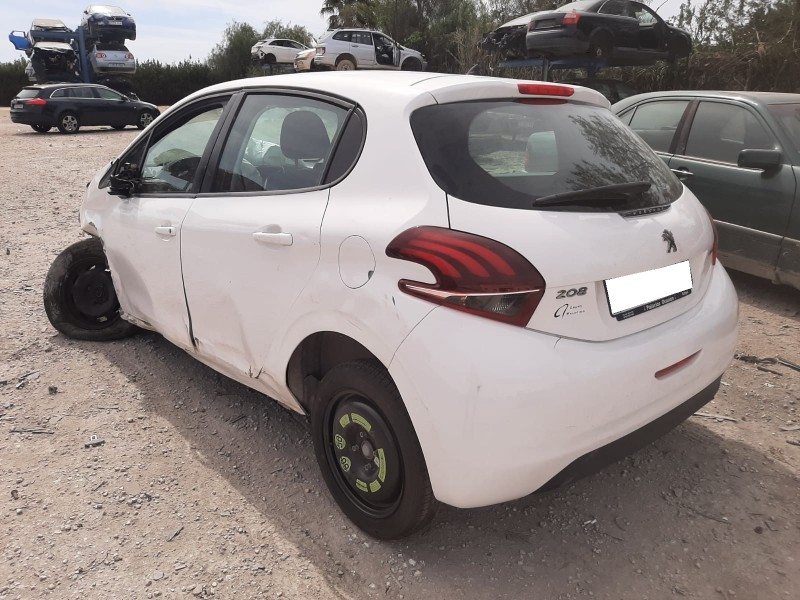 PEUGEOT 208 - imagen 2