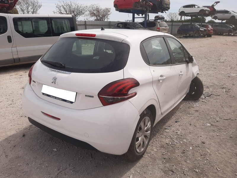 PEUGEOT 208 - imagen 5