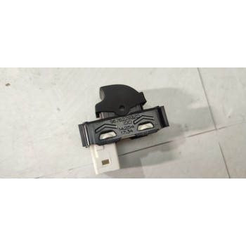 MANDO ELEVALUNAS DELANTERO DERECHO 96762292ZD  - miniatura 2