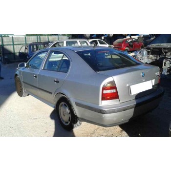 SKODA OCTAVIA BERLINA (1U2)