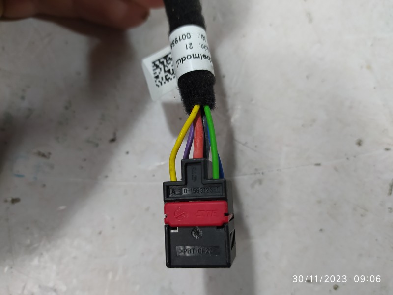 AMORTIGUADORES MALETERO / PORTON 83F827851D  - imagen 3