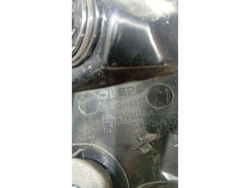 PILOTO TRASERO DERECHO 084421987R / 39024201  - imagen 5