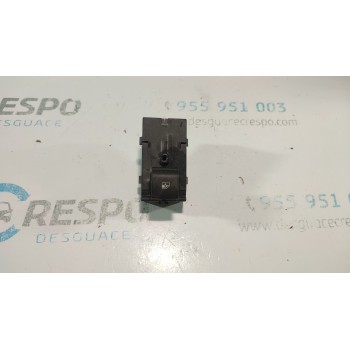 MANDO ELEVALUNAS TRASERO DERECHO 13301888 