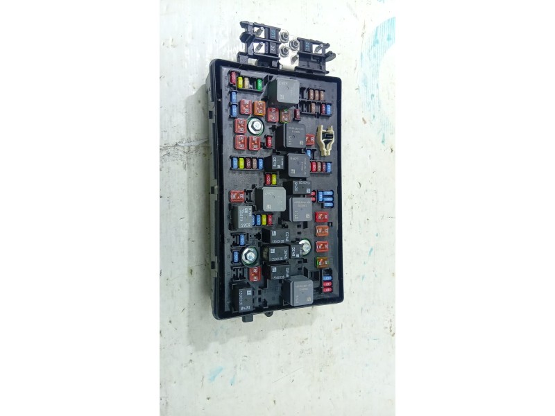 CAJA RELES / FUSIBLES 22933569 / 22737771 / 20999170  - imagen 3