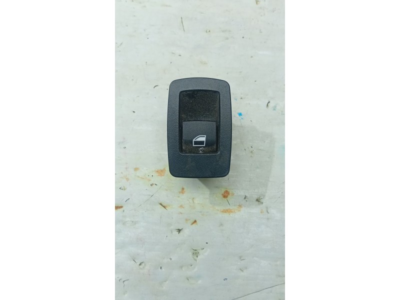 MANDO ELEVALUNAS TRASERO DERECHO 9208106 / 61319208106  - imagen 1