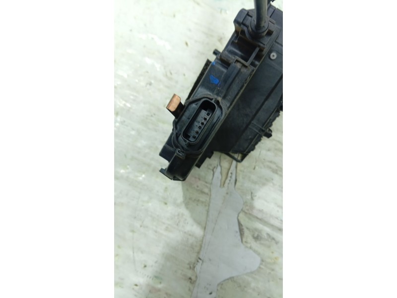 CERRADURA PUERTA TRASERA DERECHA 825007311R  - imagen 3