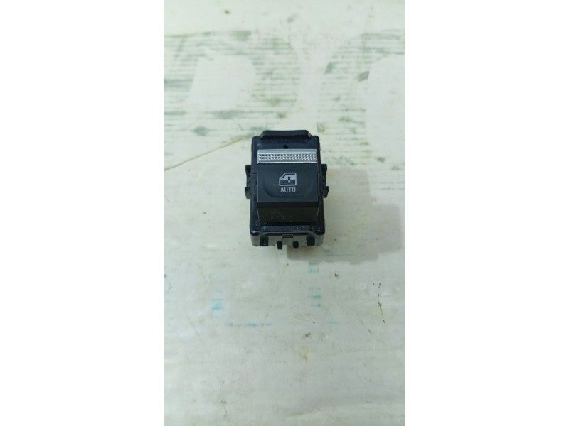 MANDO ELEVALUNAS DELANTERO DERECHO P254114723R / 254019868R  - imagen 1