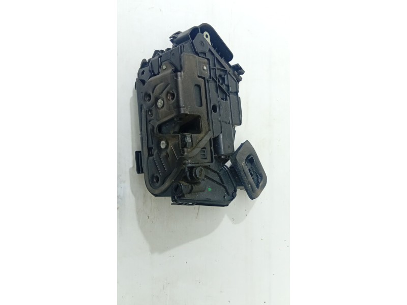 CERRADURA PUERTA TRASERA DERECHA 5TA839016E  - imagen 3