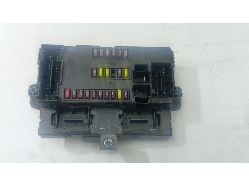 CAJA RELES / FUSIBLES 1389395080  - imagen 1