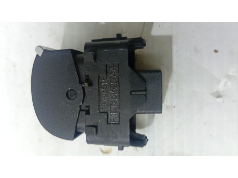 MANDO ELEVALUNAS DELANTERO DERECHO F1ET14529AA  - imagen 4
