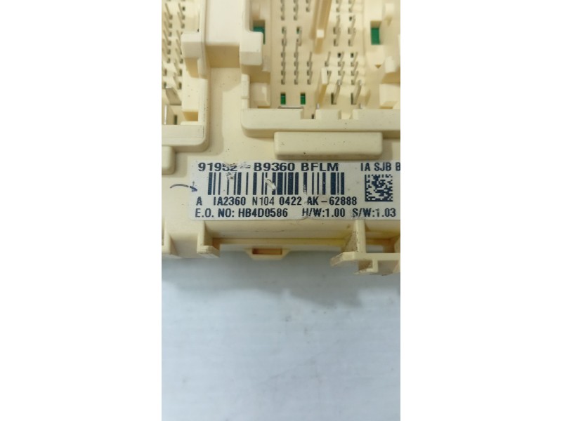 CAJA RELES / FUSIBLES 91952B9360  - imagen 2