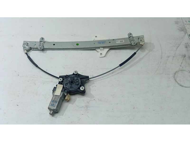 ELEVALUNAS DELANTERO DERECHO 82404B4010 / 82402B4110  - imagen 1