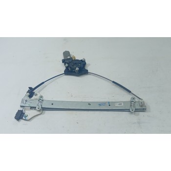 ELEVALUNAS DELANTERO IZQUIERDO 82401B4110 / 82403B4010 